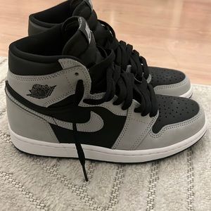 Nike Jordan 1s shadow 2.0. Size 6 Mens (women’s 7.5-8)